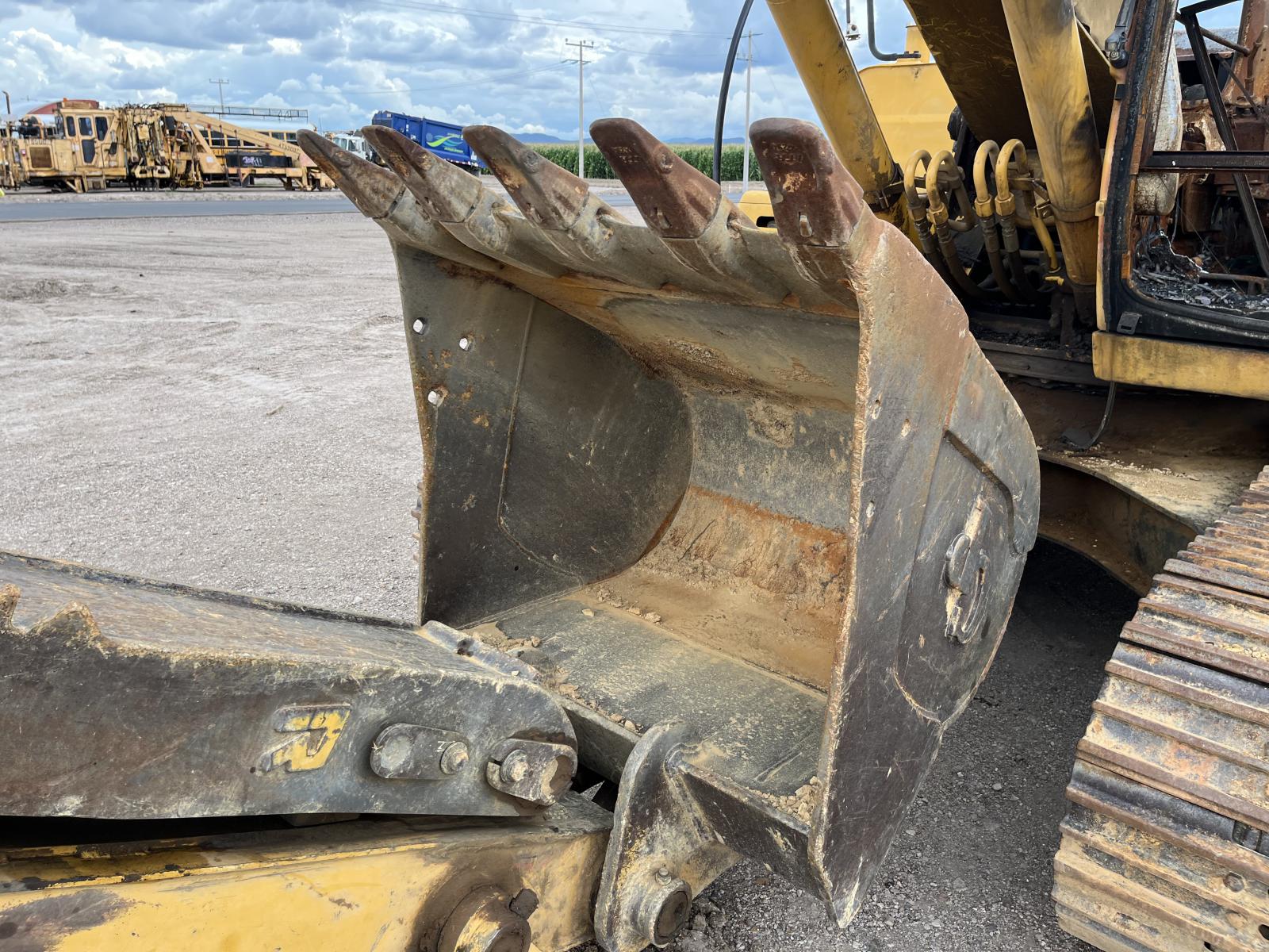 ./imagenes/INVOICE/2019/18268/JOHN DEERE 160 LC (7).JPG